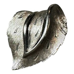 Vintage JJ Jonette stamped Brooch Pin Heart Silver Tone Leaf Textured Signed